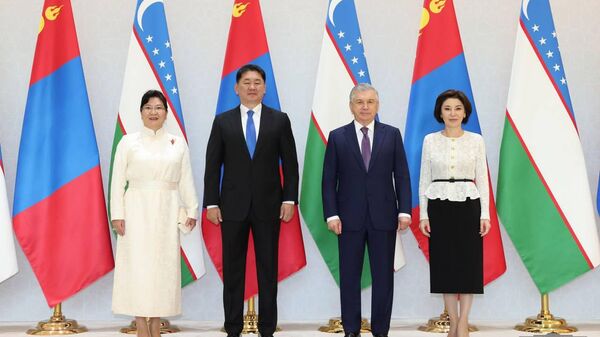 Состоялась торжественная церемония встречи президента Монголии - Sputnik Узбекистан