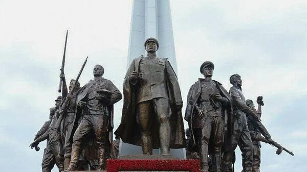 В Ташкенте Владимир Колокольцев почтил память погибших в годы Великой Отечественной войны - Sputnik Узбекистан