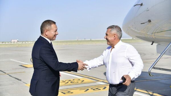 Рустам Минниханов прибыл с рабочим визитом в Узбекистан - Sputnik Узбекистан