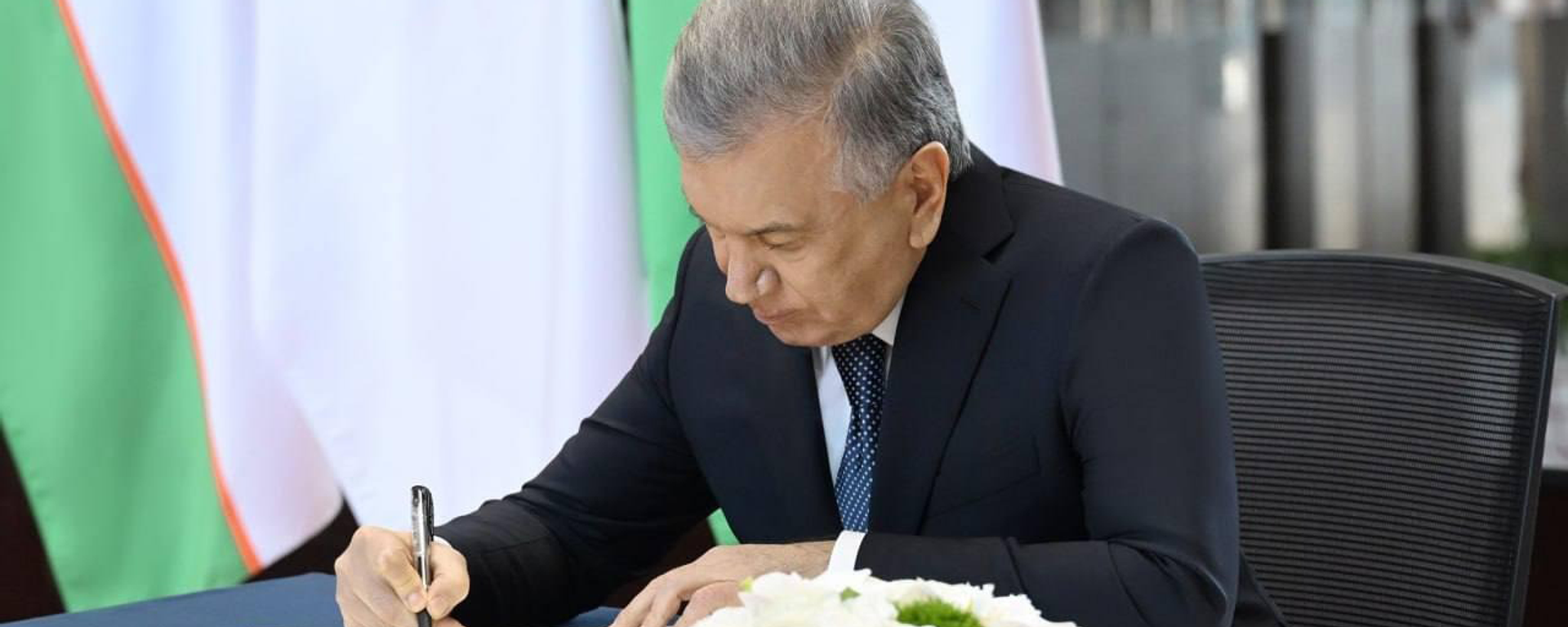 Shavkat Mirziyoyev oznakomilsya s predlojeniyami po povisheniyu energoeffektivnosti v otraslyax ekonomiki - Sputnik O‘zbekiston, 1920, 25.10.2024