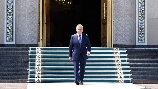 Президент Узбекистана отбыл с рабочим визитом в Казахстан - Sputnik Узбекистан