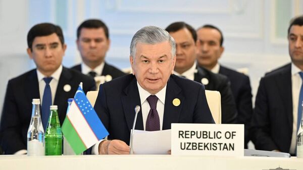 Шавкат Мирзиёев принял участие в неформальном саммите Организации тюркских государств в городе Шуша - Sputnik Ўзбекистон