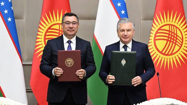 Shavkat Mirziyoyev i Prezident Kirgizskoy Respubliki Sadir Japarov podpisali Sovmestnoe zayavlenie   - Sputnik O‘zbekiston