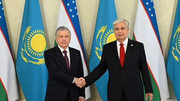 V rezidensii Akorda sostoyalas vstrecha Prezidenta Respubliki Uzbekistan Shavkata Mirziyoyeva i Prezidenta Respubliki Kazaxstan Kasim-Jomarta Tokayeva v uzkom sostave. - Sputnik O‘zbekiston
