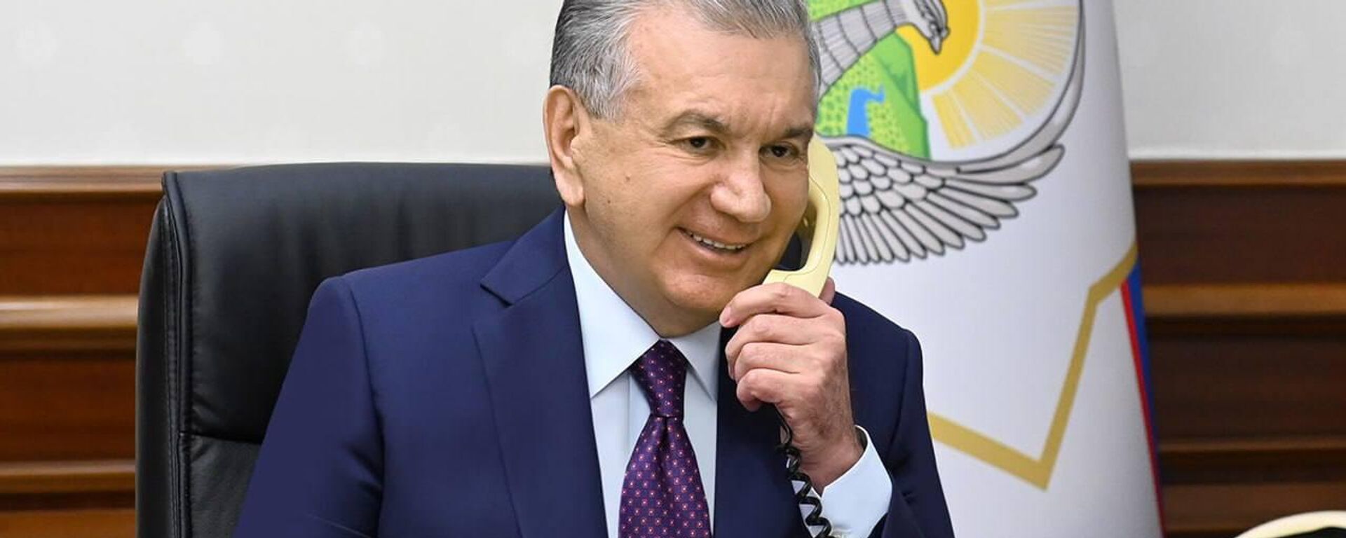 Шавкат Мирзиёев поговорил по телефону. - Sputnik Узбекистан, 1920, 22.05.2026