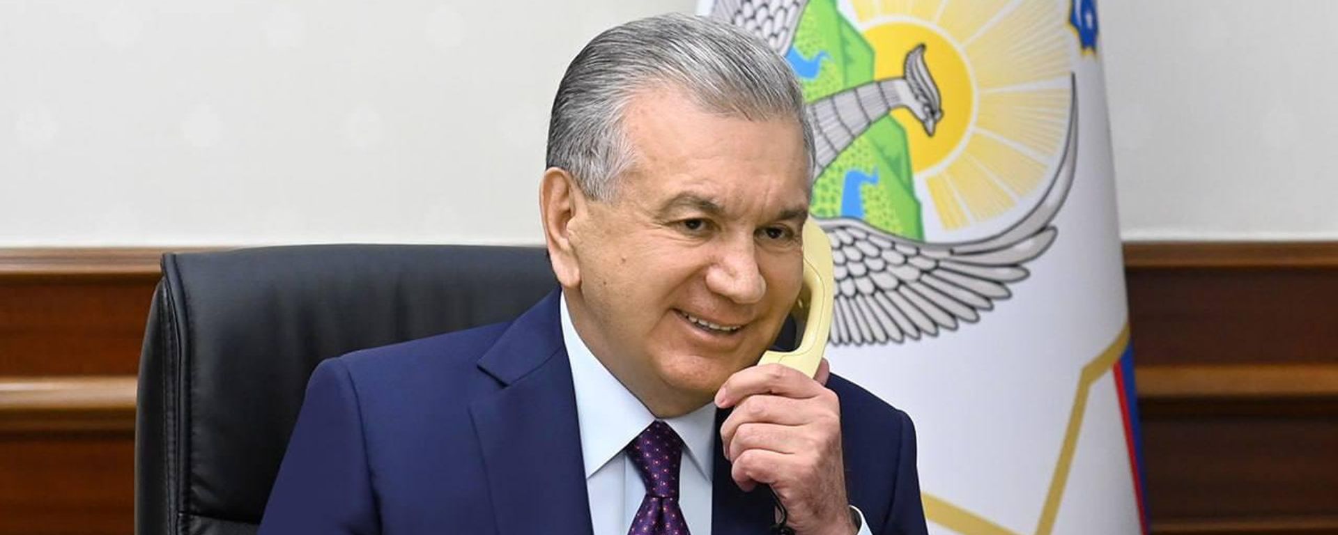 Шавкат Мирзиёев поговорил по телефону. - Sputnik Узбекистан, 1920, 22.05.2026