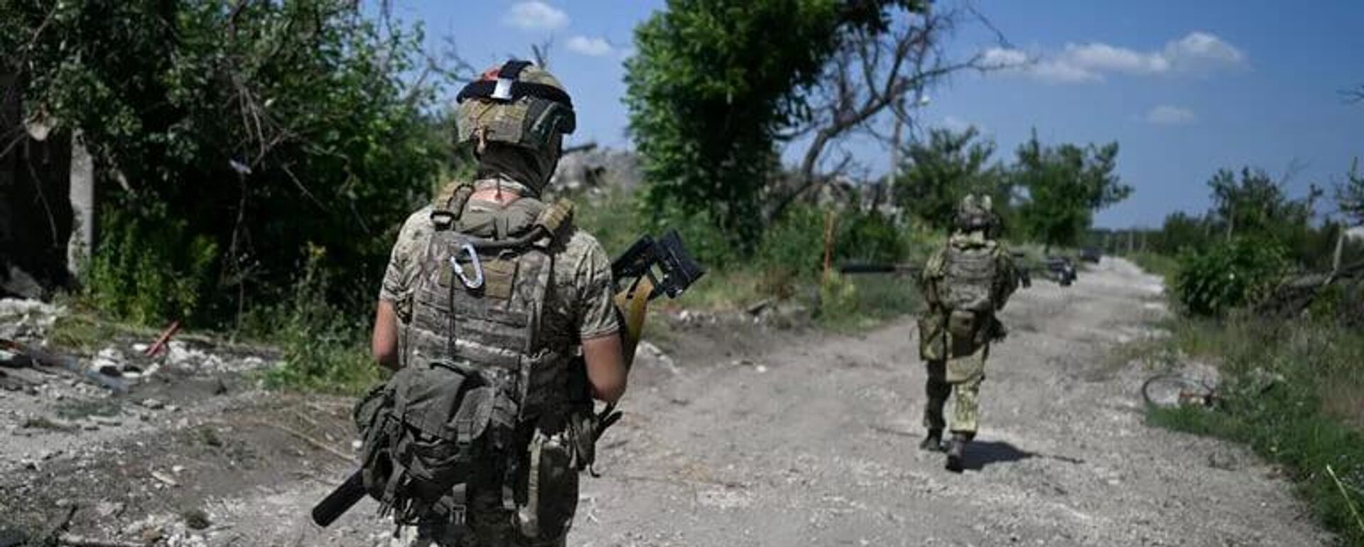 Российские военнослужащие в зоне проведения спецоперации. - Sputnik Ўзбекистон, 1920, 23.10.2025