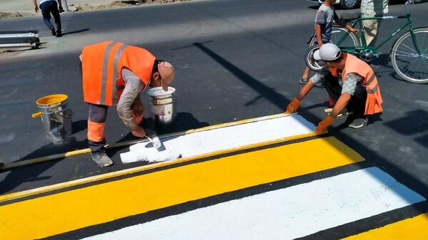 Нанесение дорожной разметки - Sputnik Узбекистан