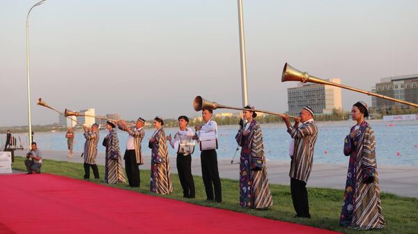 Впервые организованный в нашей стране ЧМ по гребле на байдарках и каноэ открыт официально - Sputnik Ўзбекистон