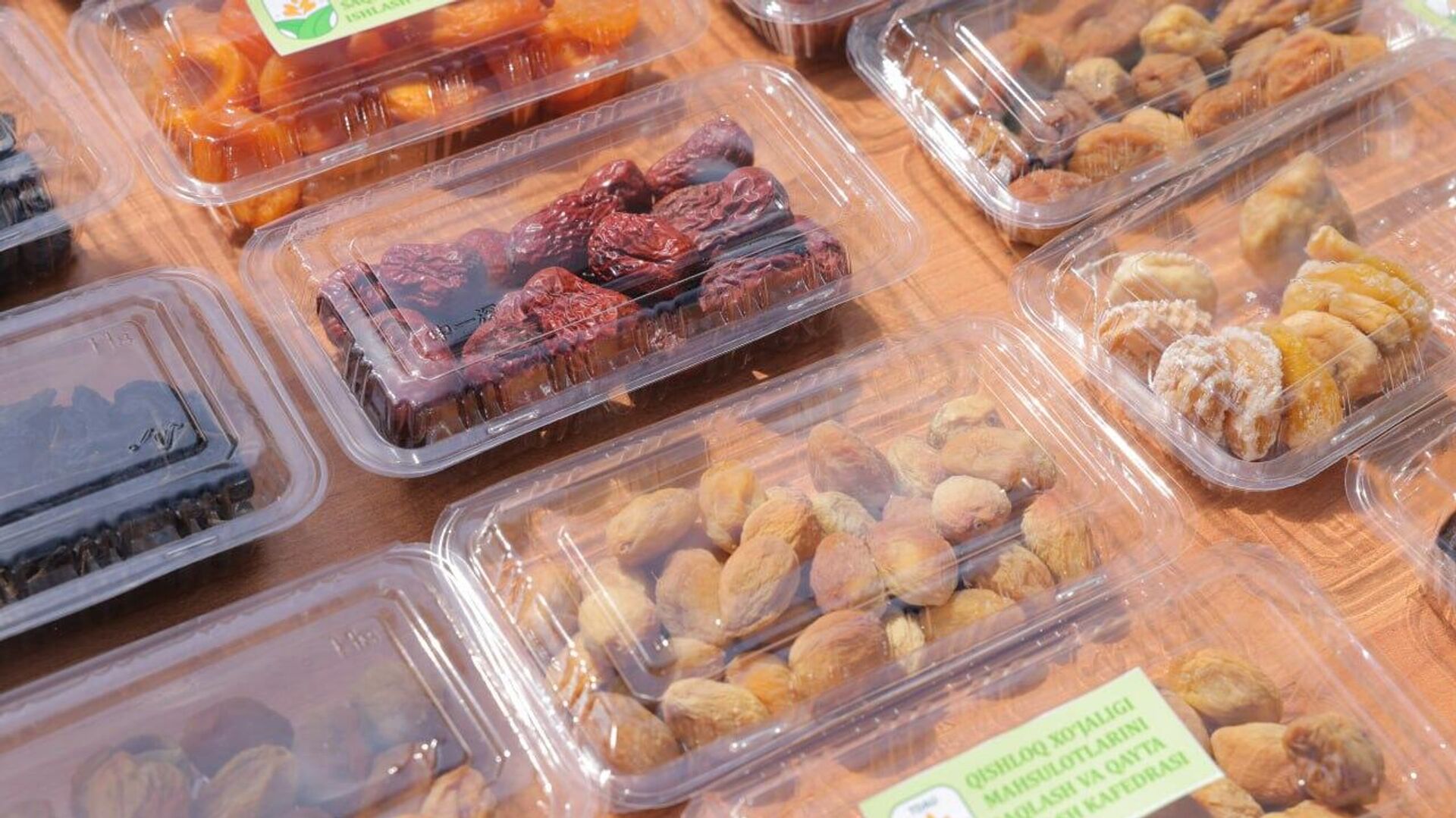 Сухофрукты в упаковке - Sputnik Узбекистан, 1920, 04.02.2025