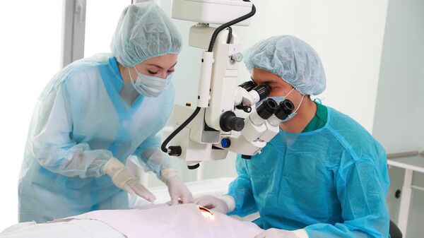 Проведение хирургической операции - Sputnik Узбекистан