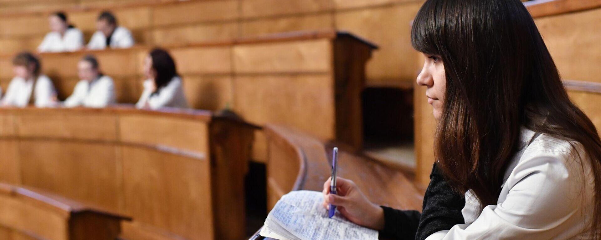 В учебной аудитории - Sputnik Ўзбекистон, 1920, 28.09.2025