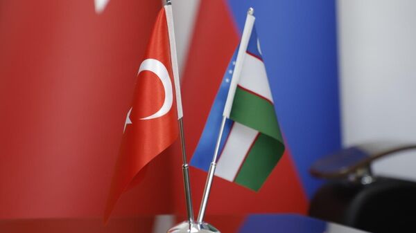 Флаги Турции и Узбекистана - Sputnik Ўзбекистон