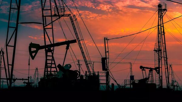Добыча нефти  - Sputnik Ўзбекистон