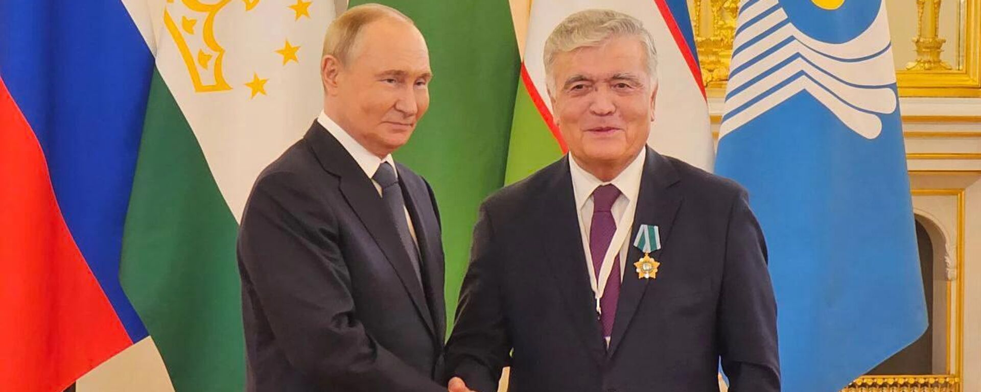Президент Российской Федерации Владимир Путин наградил Орденом Дружбы заместителя Генерального секретаря СНГ Ильхома Нематова - Sputnik Узбекистан, 1920, 09.10.2024