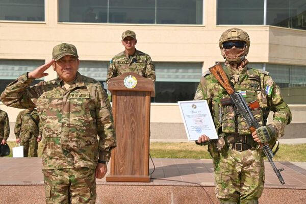 Военные Узбекистана и Казахстана провели совместные учения Хамкорлик-2024. - Sputnik Узбекистан