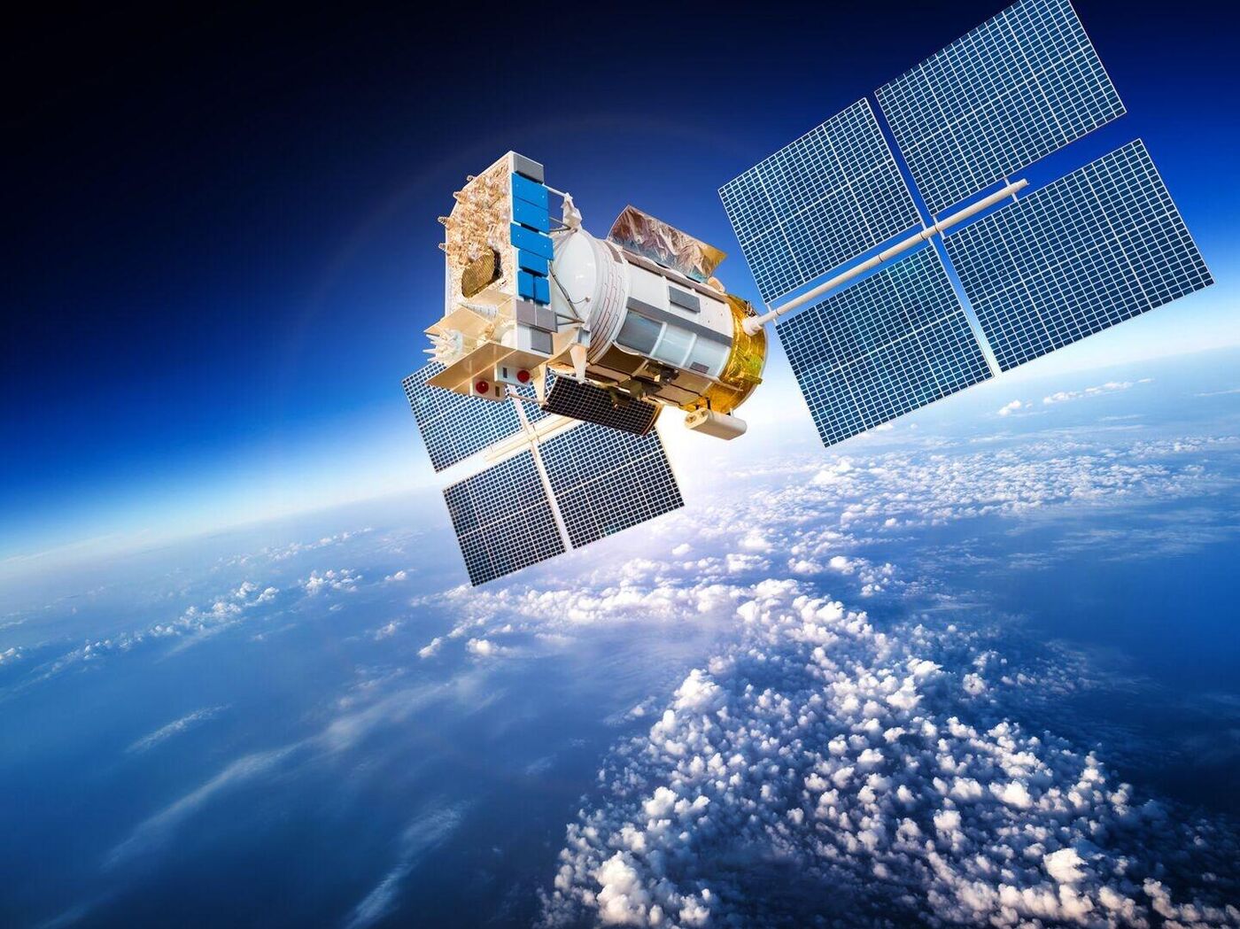 Klitoral qalpoqli pirsing nimaga oxshaydi?