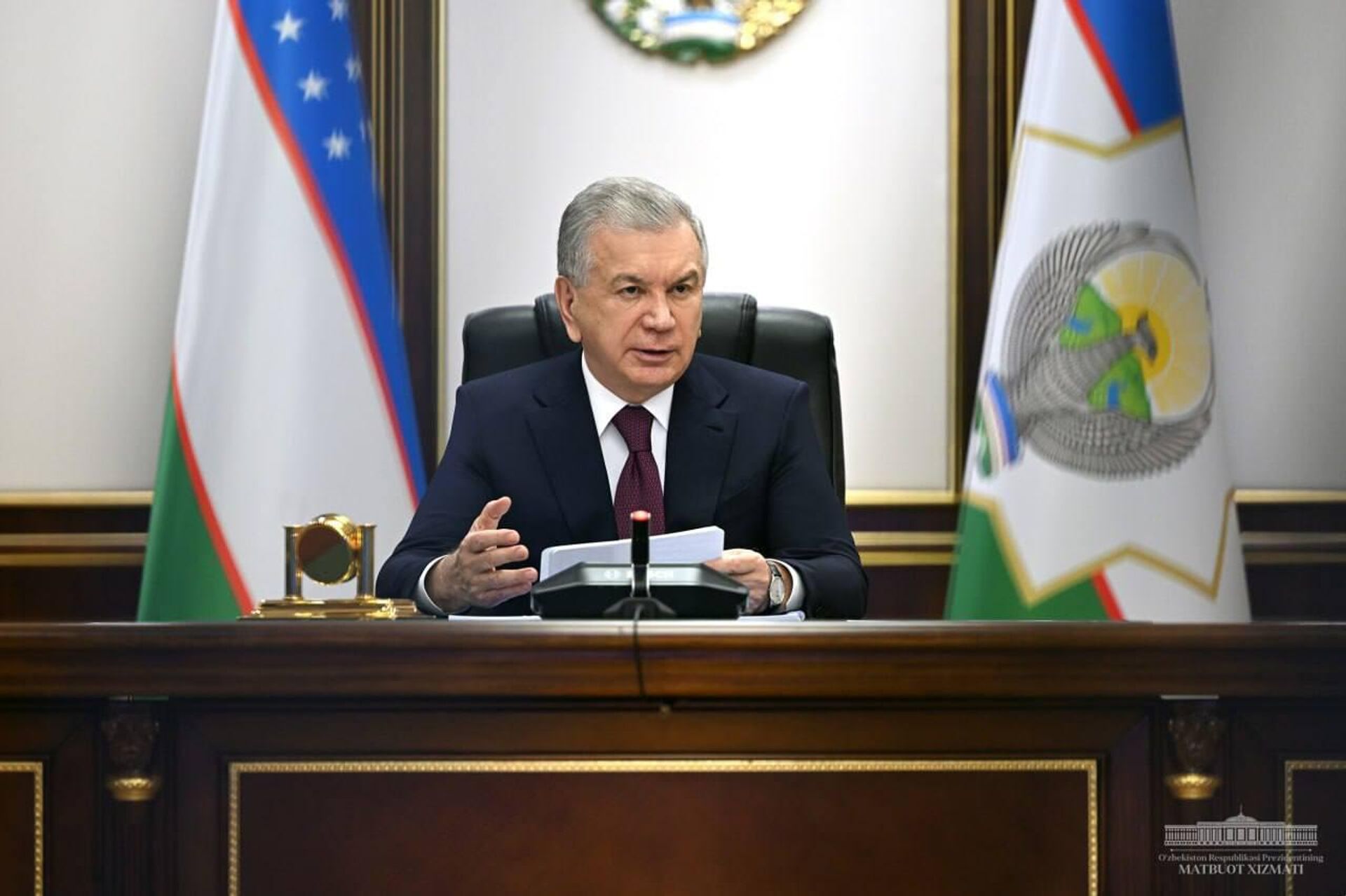 Prezident Shavkat Mirziyoyev huzurida joriy yilda iqtisodiyotda kutilayotgan natijalar va 2025-yil uchun mo‘ljallangan asosiy makroiqtisodiy ko‘rsatkichlar muhokamasi yuzasidan yig‘ilish bo‘lib o‘tdi. - Sputnik O‘zbekiston, 1920, 18.10.2024