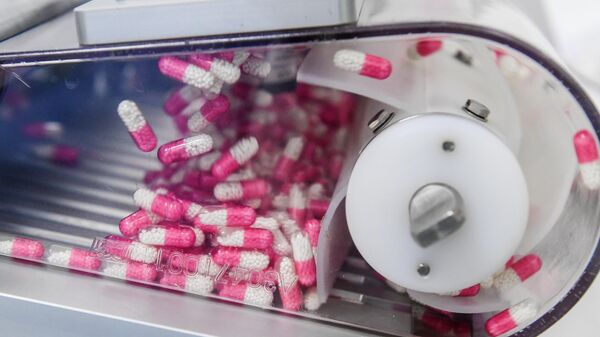 Производство лекарств на фармацевтическом предприятии  - Sputnik Узбекистан