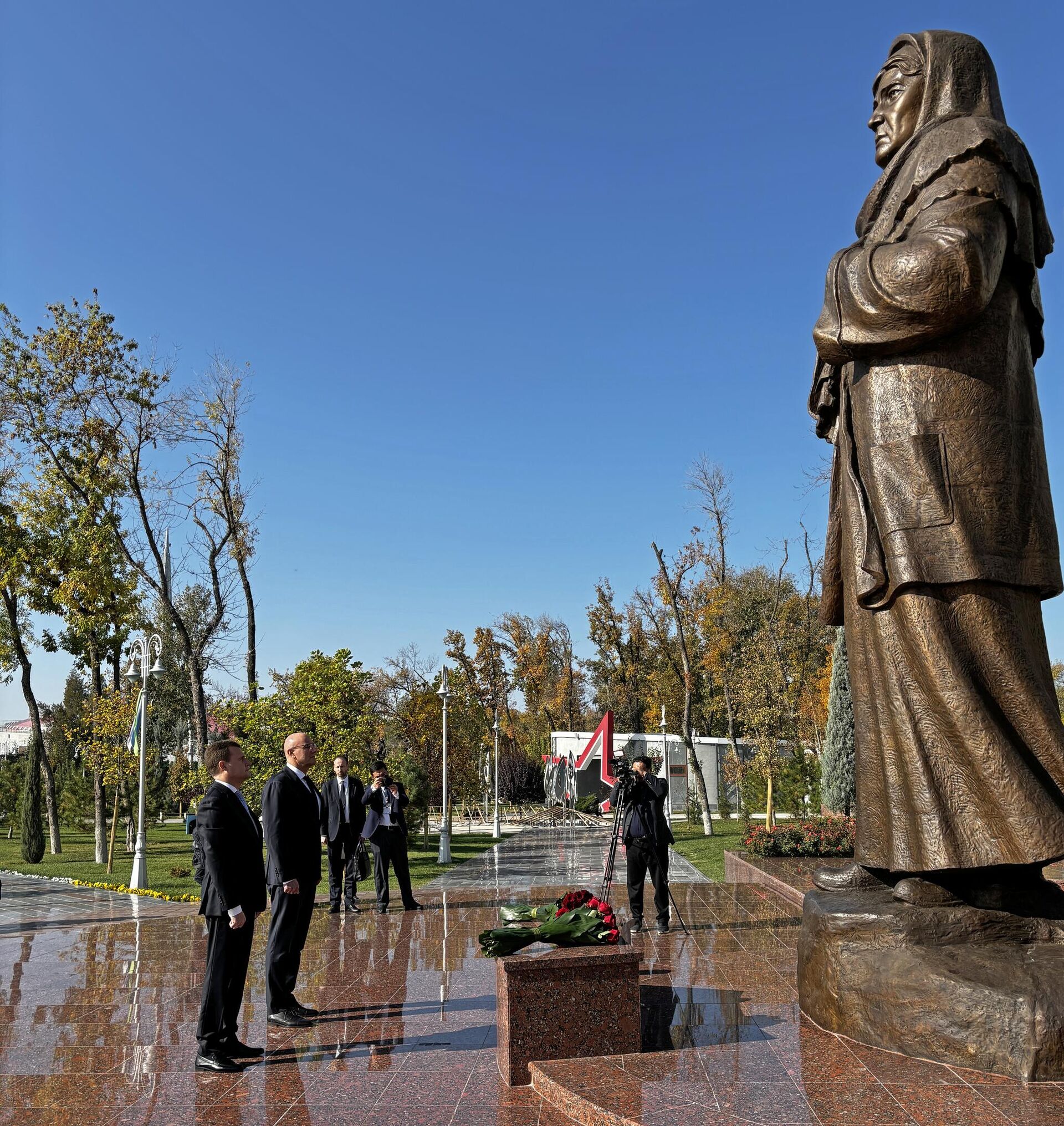 V Tashkente s rabochim vizitom naxodatsya zamestitel Predsedatelya Pravitelstva Rossiyskoy Federatsii Dmitriy Chernishenko, a takje ministr RF po razvitiyu Dalnego Vostoka i Arktiki Aleksey Chekunkov - Sputnik O‘zbekiston, 1920, 31.10.2024