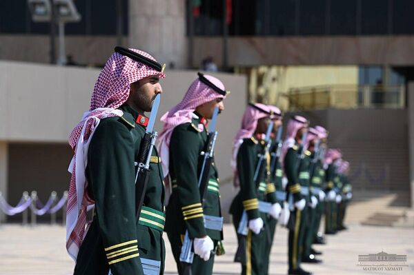 Президент Узбекистана прибыл в Саудовскую Аравию Президент Узбекистана прибыл в Саудовскую Аравию - Sputnik Узбекистан