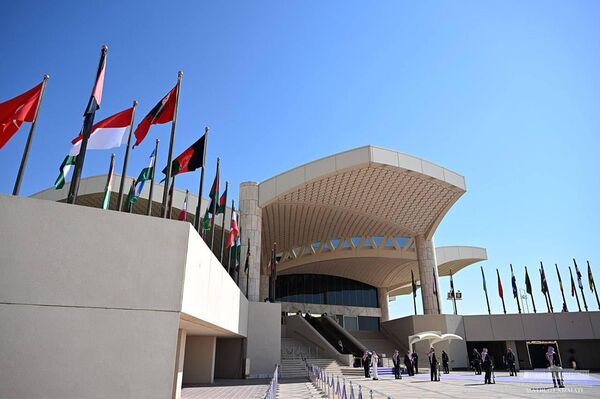 Президент Узбекистана прибыл в Саудовскую Аравию Президент Узбекистана прибыл в Саудовскую Аравию - Sputnik Узбекистан