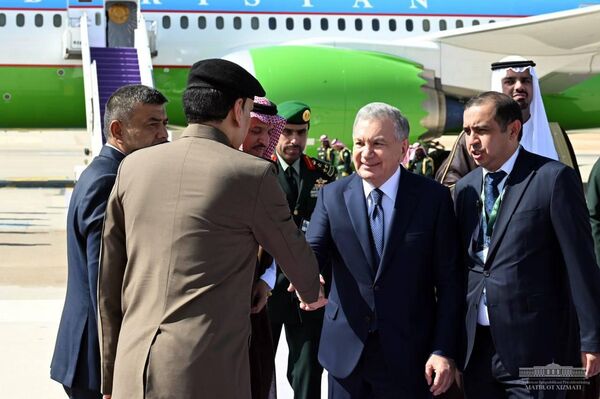 Президент Узбекистана прибыл в Саудовскую Аравию Президент Узбекистана прибыл в Саудовскую Аравию - Sputnik Узбекистан