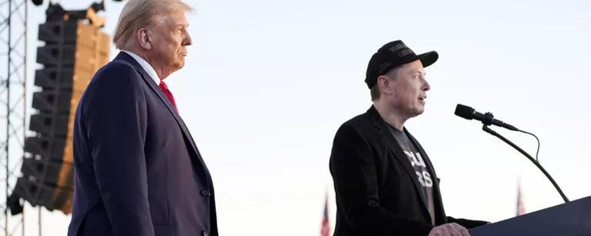 Дональд Трамп и Илон Маск на предвыборном мероприятии в городе Батлер. Архивное фото - Sputnik Ўзбекистон, 1920, 07.06.2025