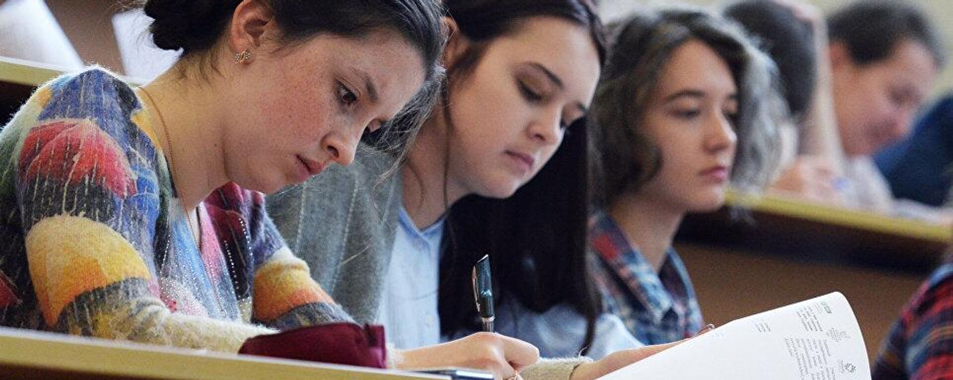 V rossii xotat uchitsya vse bolshe uzbekskix studentov - Sputnik O‘zbekiston, 1920, 27.06.2025