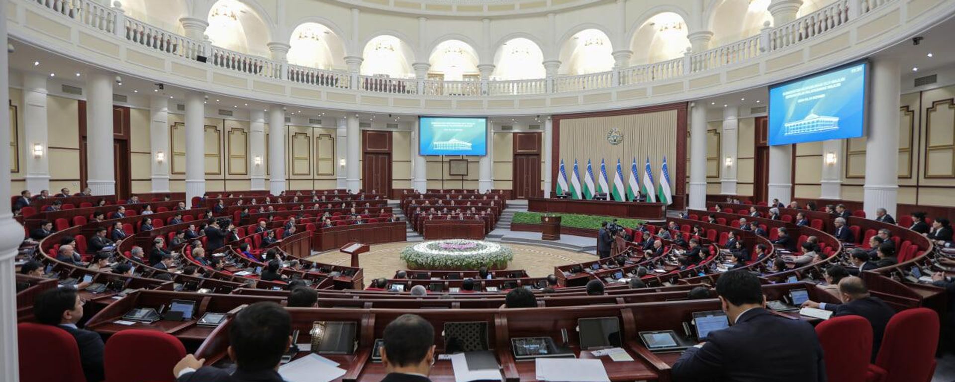 Zakonodatelnaya palata Oliy Majlisa respubliki Uzbekistan - Sputnik O‘zbekiston, 1920, 13.01.2026