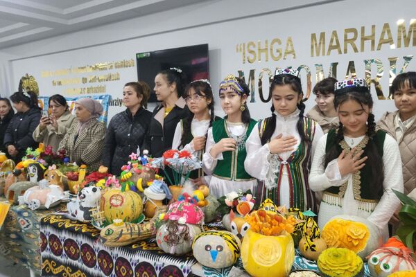 В Самаркандской области прошел необычный фестиваль, посвящённый тыкве - Sputnik Узбекистан