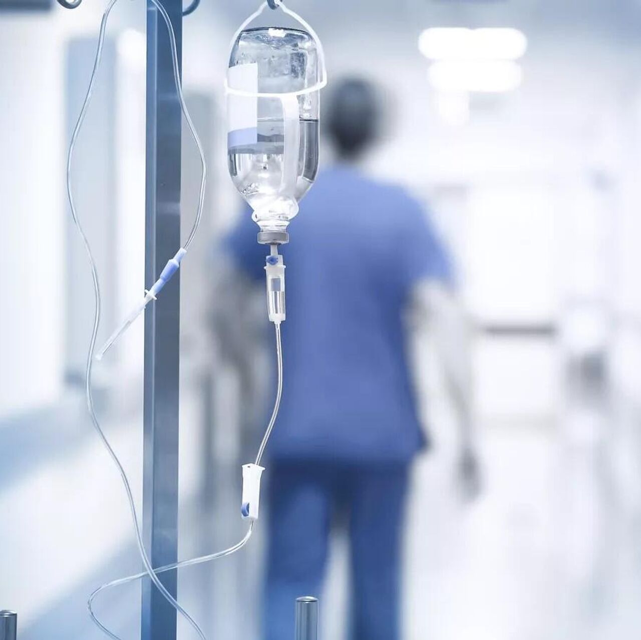 Kiyinish xonalarida yalangoch qizlarning fotosuratlari Dumaloq domboq eshaklar