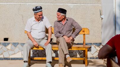 Пожилые люди в Узбекистане