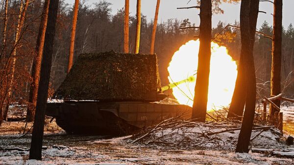 Боевая работа экипажа танка Т-90М Прорыв группировки Запад на Краснолиманском направлении СВО - Sputnik Узбекистан