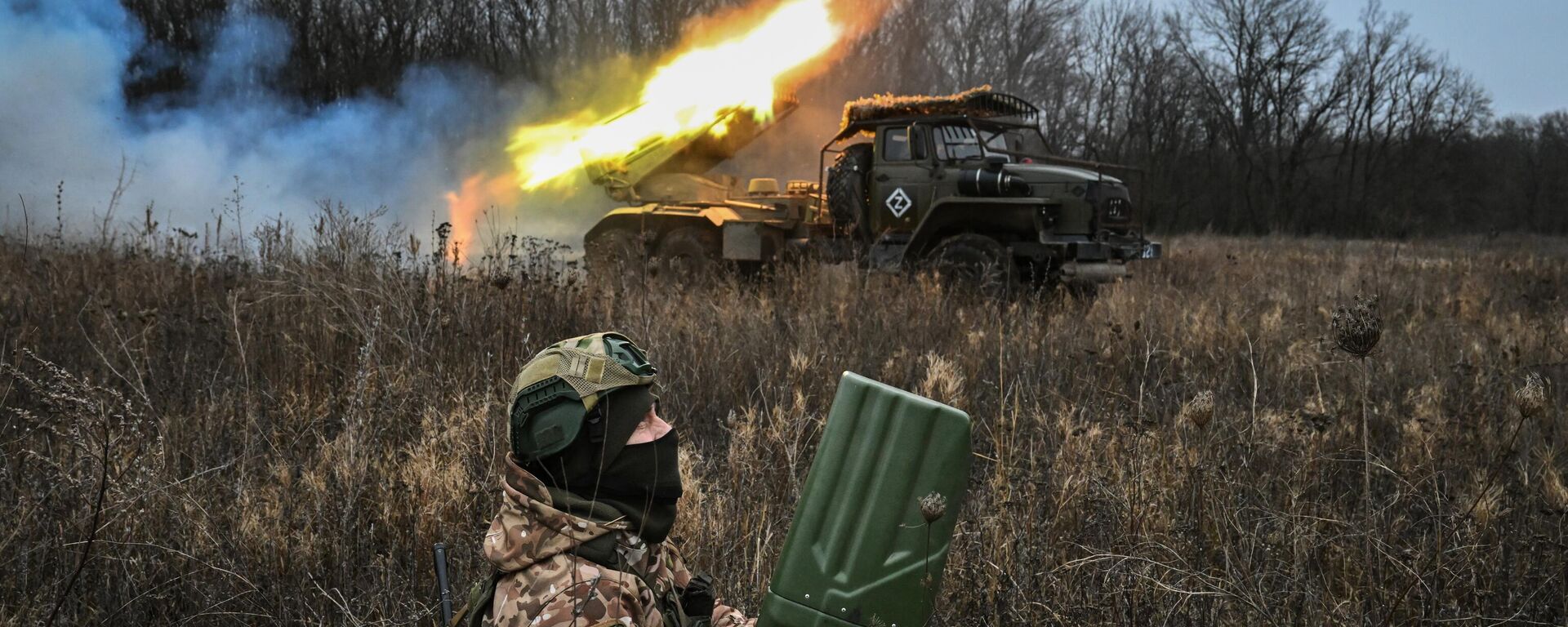 Боевая работа РСЗО Град группировки Запад на Краснолиманском направлении - Sputnik Узбекистан, 1920, 02.11.2025