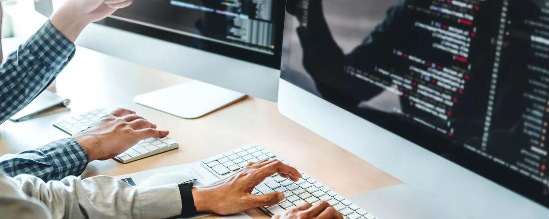 Программисты за работой - Sputnik Узбекистан, 1920, 28.11.2025