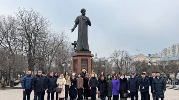 В Москве почтили память основоположника узбекского литературного языка Алишера Навои
 - Sputnik Ўзбекистон