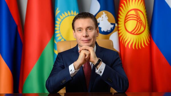 Андрей Слепнев выступил на Международном форуме 2025 – год новых возможностей. - Sputnik Узбекистан