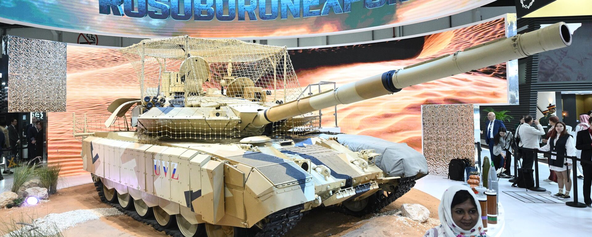 Танк Т-90МС на стенде Рособоронэкспорта на выставке IDEX 2025 в Объединенных Арабских Эмиратах - Sputnik Ўзбекистон, 1920, 18.02.2025