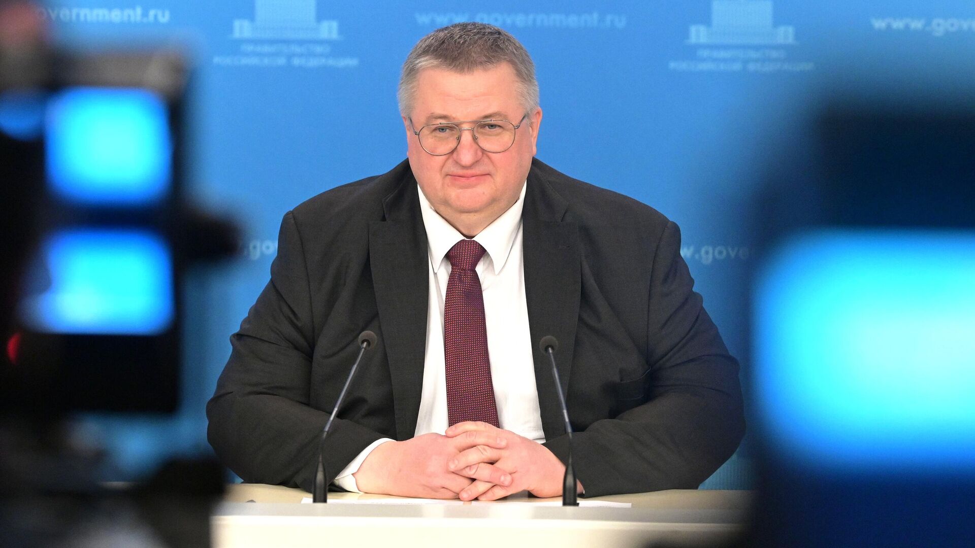 Брифинг вице-премьера РФ А. Оверчука Брифинг вице-премьера РФ А. Оверчука - Sputnik Узбекистан, 1920, 06.04.2025