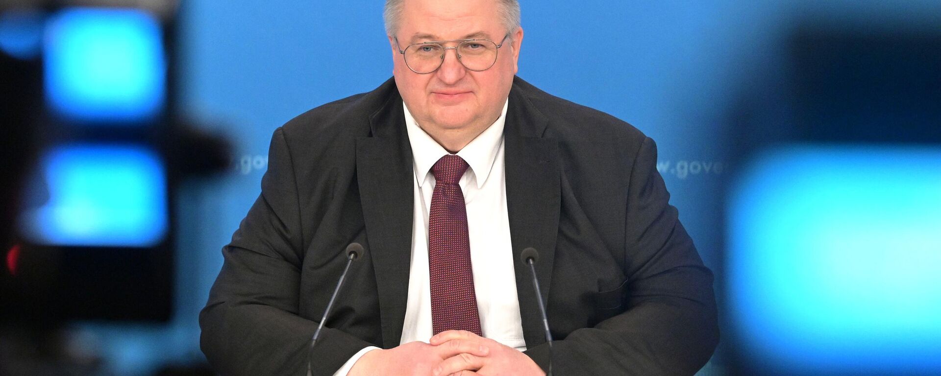  Брифинг вице-премьера РФ А. Оверчука  - Sputnik Узбекистан, 1920, 06.04.2025