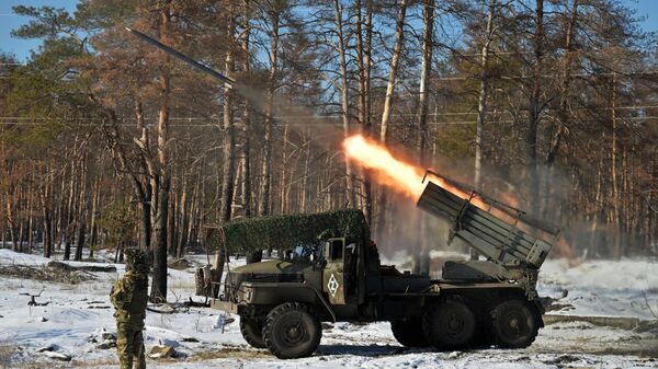 Боевая работа расчета РСЗО Град 25 армии на Краснолиманском направлении - Sputnik Узбекистан