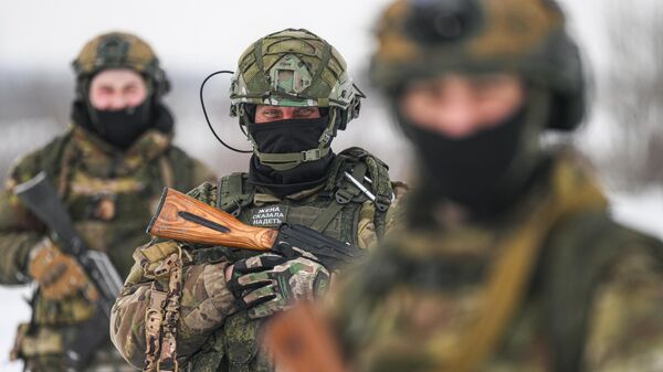 Боевая подготовка штурмовых групп ВДВ на одном из полигонов Луганского направления СВО - Sputnik Узбекистан
