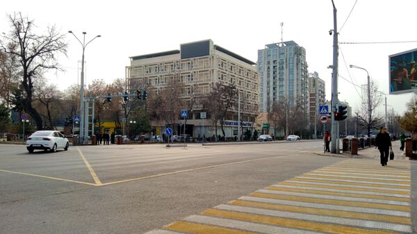 Перекресток на Нукусской улице - Sputnik Узбекистан