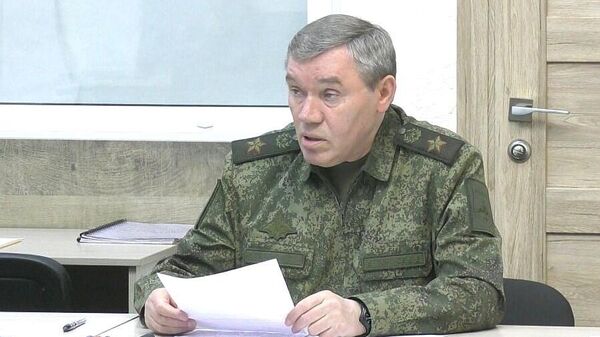 Владимир Путин провёл совещание на одном из пунктов управления Курской группировкой.  - Sputnik Ўзбекистон