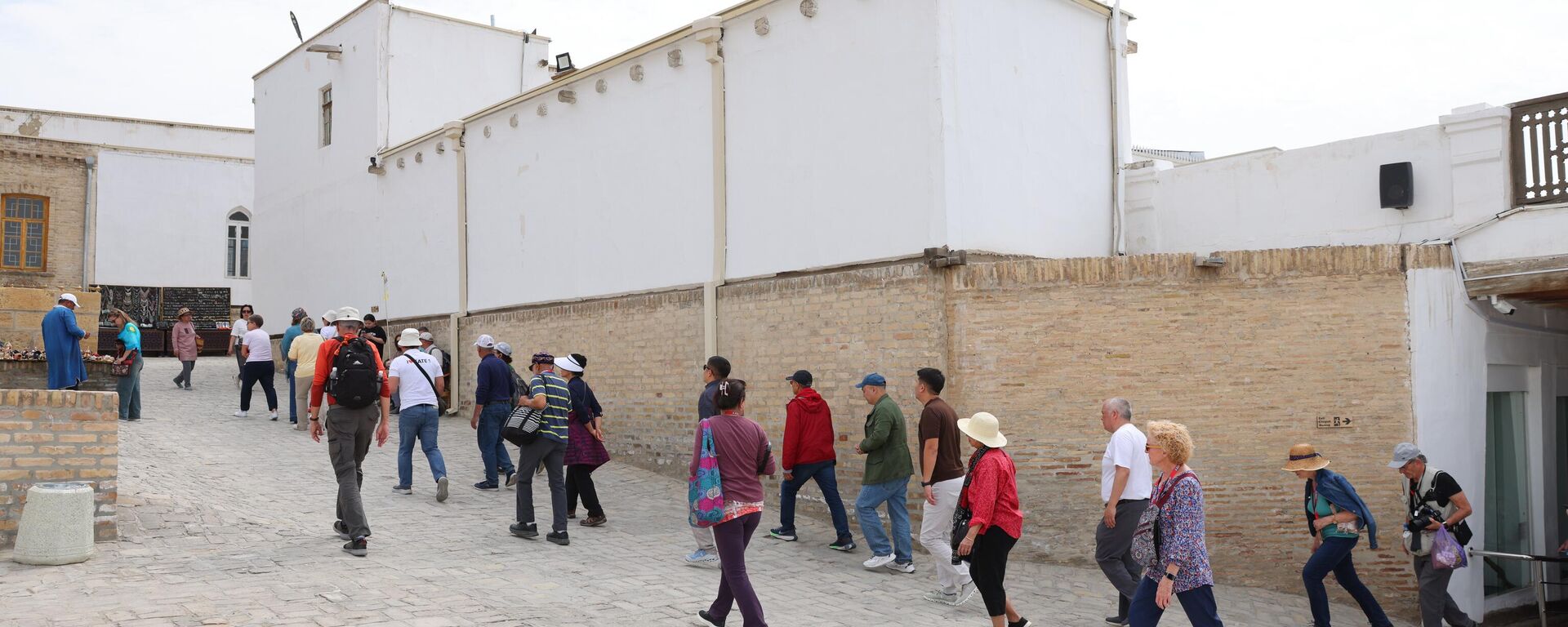 Туристы в Узбекистане - Sputnik Узбекистан, 1920, 16.01.2026