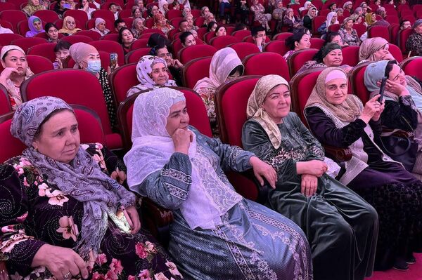 В Самарканде проходит Неделя театрального искусства В Самарканде проходит Неделя театрального искусства - Sputnik Узбекистан