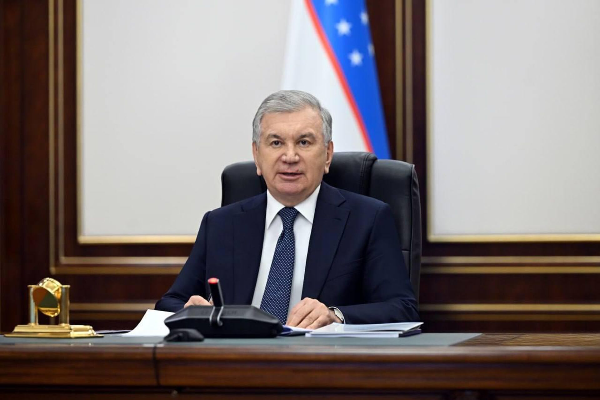 Президент Шавкат Мирзиёев ознакомился с презентацией, посвященной совершенствованию системы поддержки талантливой молодежи. Президент Шавкат Мирзиёев ознакомился с презентацией, посвященной совершенствованию системы поддержки талантливой молодежи. - Sputnik Узбекистан, 1920, 28.03.2025