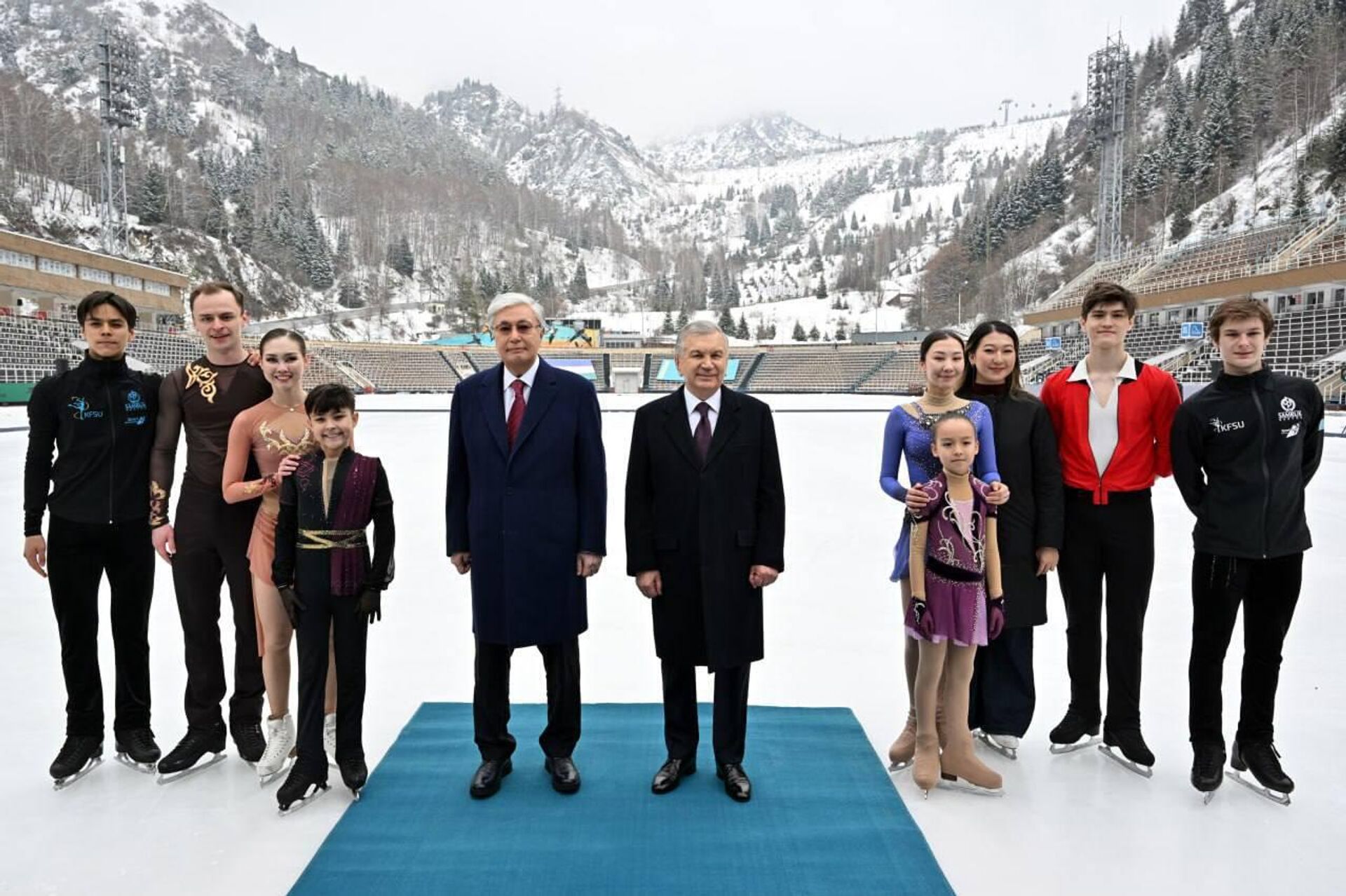 Шавкат Мирзиёев и Касым-Жомарт Токаев посетили высокогорный кластер Медеу. - Sputnik Узбекистан, 1920, 29.03.2025