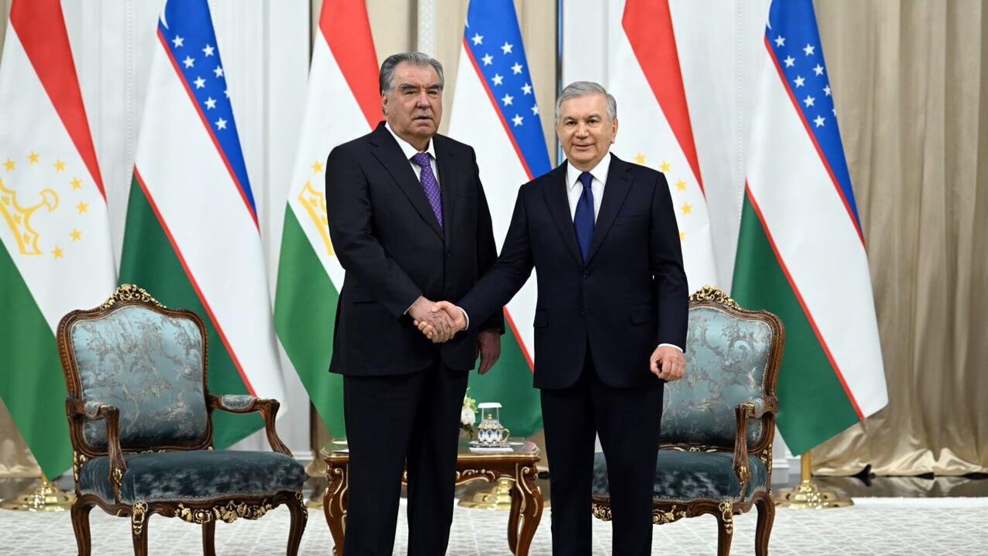 Встреча Президента Республики Узбекистан Шавката Мирзиёева и Президента Кыргызской Республики Садыра Жапарова - Sputnik Ўзбекистон, 1920, 05.10.2025